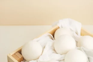 how to use wool dryer balls